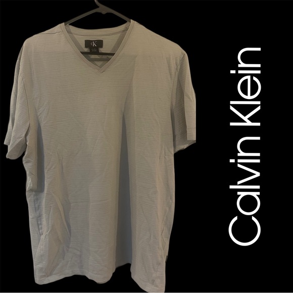 New Calvin Klein Men's Dry-Fit lite Gray/Vanilla V-Neck Shirt Large - Picture 2 of 6